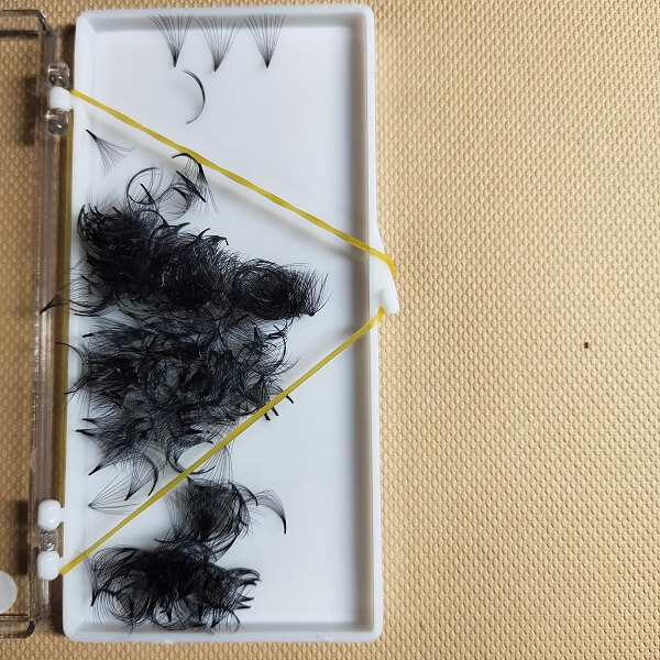 Lông Mi Fan Sẳn 10D- 0.05 - Mi Volume 10D. Xưởng Sản xuất Lông Mi Thanh Tú EyeLash. Lông Mi Fan Sẳn 10D- 0.07(EyeLash Fan). Công Ty sản xuất Lông Mi Thanh Tú EyeLash.